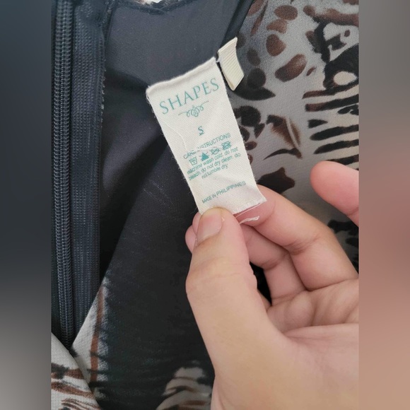 Women Dress in Small Size Preloved - Picture 3 of 4